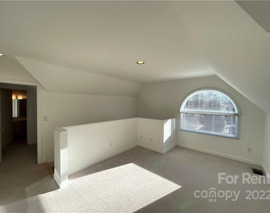 2119 Phoenix Place - Photo Thumbnail 21