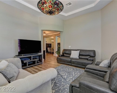 7522 Desertscape Avenue - Photo Thumbnail 19