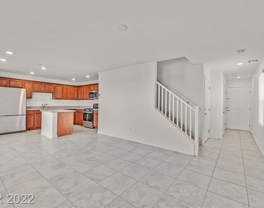 352 Rosefinch Street - Photo Thumbnail 1