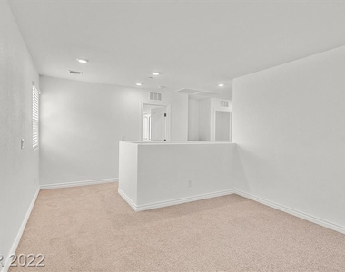 352 Rosefinch Street - Photo Thumbnail 7