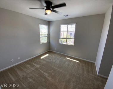 9726 Canyon Landing Avenue - Photo Thumbnail 12