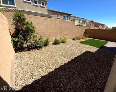 9726 Canyon Landing Avenue - Photo Thumbnail 3