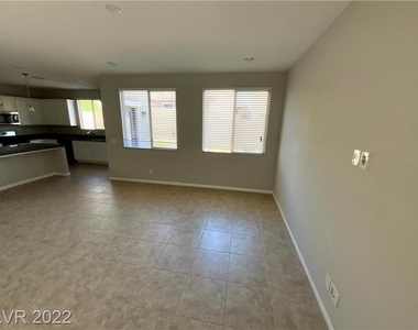 9726 Canyon Landing Avenue - Photo Thumbnail 5