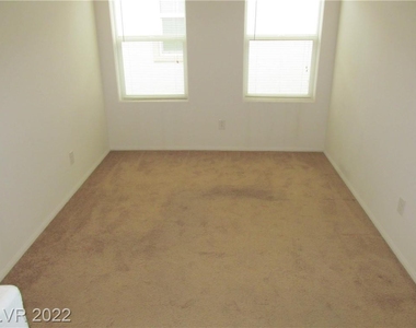 240 Caraway Bluffs Place - Photo Thumbnail 9