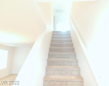 240 Caraway Bluffs Place - Photo Thumbnail 7