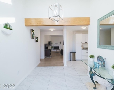 7913 Redbutte Avenue - Photo Thumbnail 2