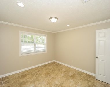 9342 Windward Court - Photo Thumbnail 10