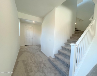 8757 E Stone Meadow Circle - Photo Thumbnail 3