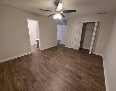 4837 Castlewood Drive Sw - Photo Thumbnail 23