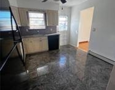 125 Jefferson Ave - Photo Thumbnail 5