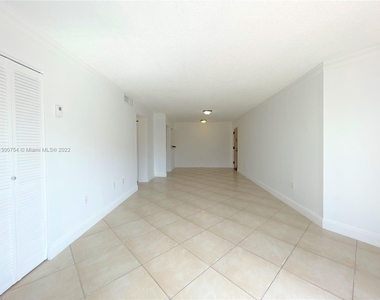 7830 Dickens Ave - Photo Thumbnail 7