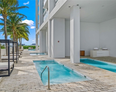 1040 Biscayne Blvd - Photo Thumbnail 12