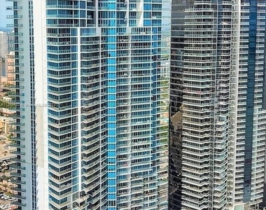 17001 Collins Ave - Photo Thumbnail 0