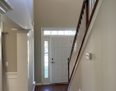 1445 Brighton Cir - Photo Thumbnail 2