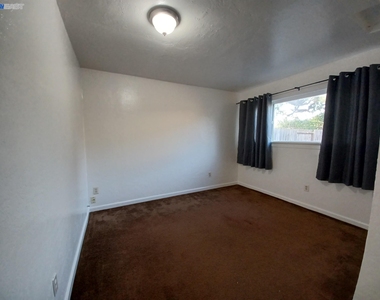 37861 Birch St - Photo Thumbnail 3