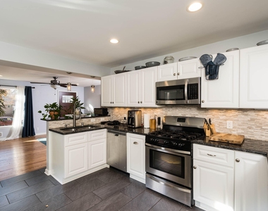 6434 N Willow Glen Ln - Photo Thumbnail 8