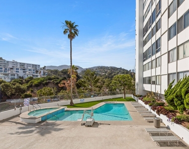 17350 Sunset Blvd - Photo Thumbnail 9