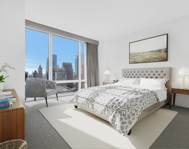 247 West 46th Street - Photo Thumbnail 7