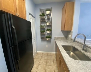 2107 Portofino Place - Photo Thumbnail 10