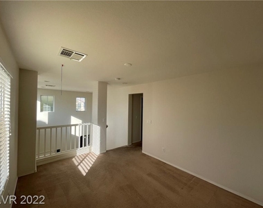 2515 Begonia Valley Avenue - Photo Thumbnail 14