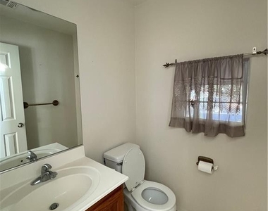 2515 Begonia Valley Avenue - Photo Thumbnail 15