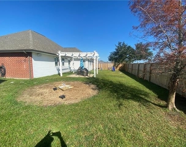 216 Oak Point Drive - Photo Thumbnail 14