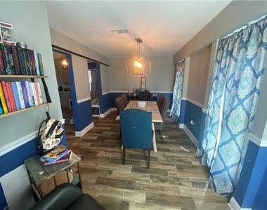 216 Oak Point Drive - Photo Thumbnail 10