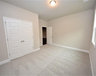 2170 Manor Pointe Drive - Photo Thumbnail 24