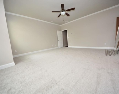 2170 Manor Pointe Drive - Photo Thumbnail 18