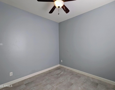 7620 W Northview Avenue - Photo Thumbnail 47