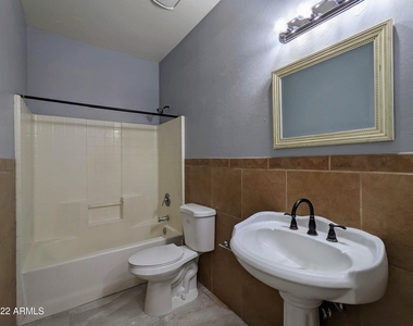 7620 W Northview Avenue - Photo Thumbnail 38