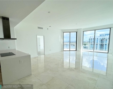 17301 Biscayne Blvd - Photo Thumbnail 2