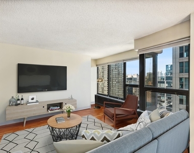 30 E Huron Street - Photo Thumbnail 6