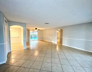 10005 Regency Park Boulevard - Photo Thumbnail 1