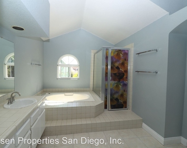 2173 Villa Flores Glen - Photo Thumbnail 20