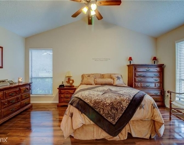 118 Live Oak Dr - Photo Thumbnail 22