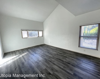 1350 N Escondido Blvd #21 - Photo Thumbnail 8