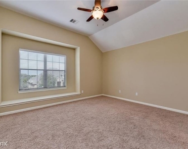 4713 Mont Blanc Dr - Photo Thumbnail 21