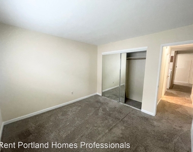 12618 E Burnside Street - Photo Thumbnail 6