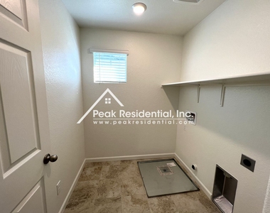 7949 Arcadia Dr - Photo Thumbnail 17