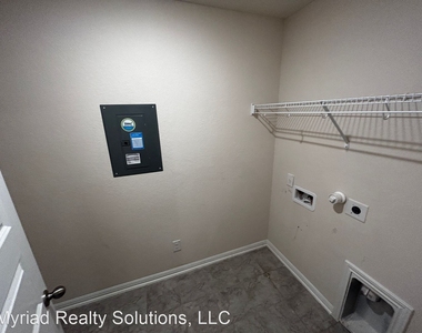 2514 Castello Way - Photo Thumbnail 16