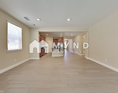 10265 Rollins Dr - Photo Thumbnail 2