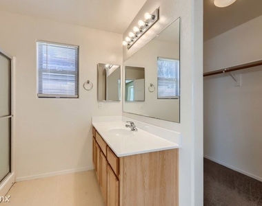 10525 W La Reata Ave Unit - Photo Thumbnail 9