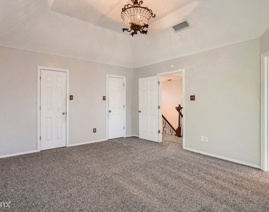 3937 Blue Pond Cir - Photo Thumbnail 10