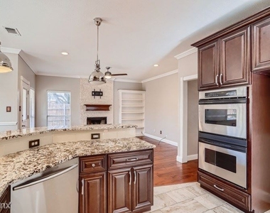 3937 Blue Pond Cir - Photo Thumbnail 6