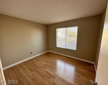 5321 Strawberry Tree Street - Photo Thumbnail 23