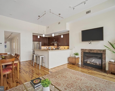 1334 Belmont St Nw #201 - Photo Thumbnail 4