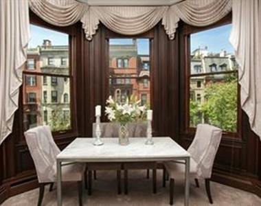 365 Beacon Street - Photo Thumbnail 3