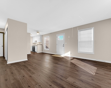 315 Farmingdale Circle - Photo Thumbnail 7