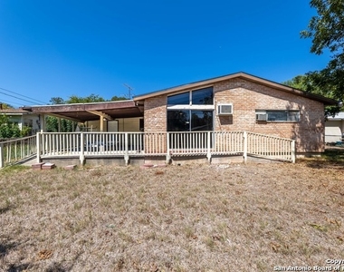 450 Pilgrim Dr - Photo Thumbnail 21